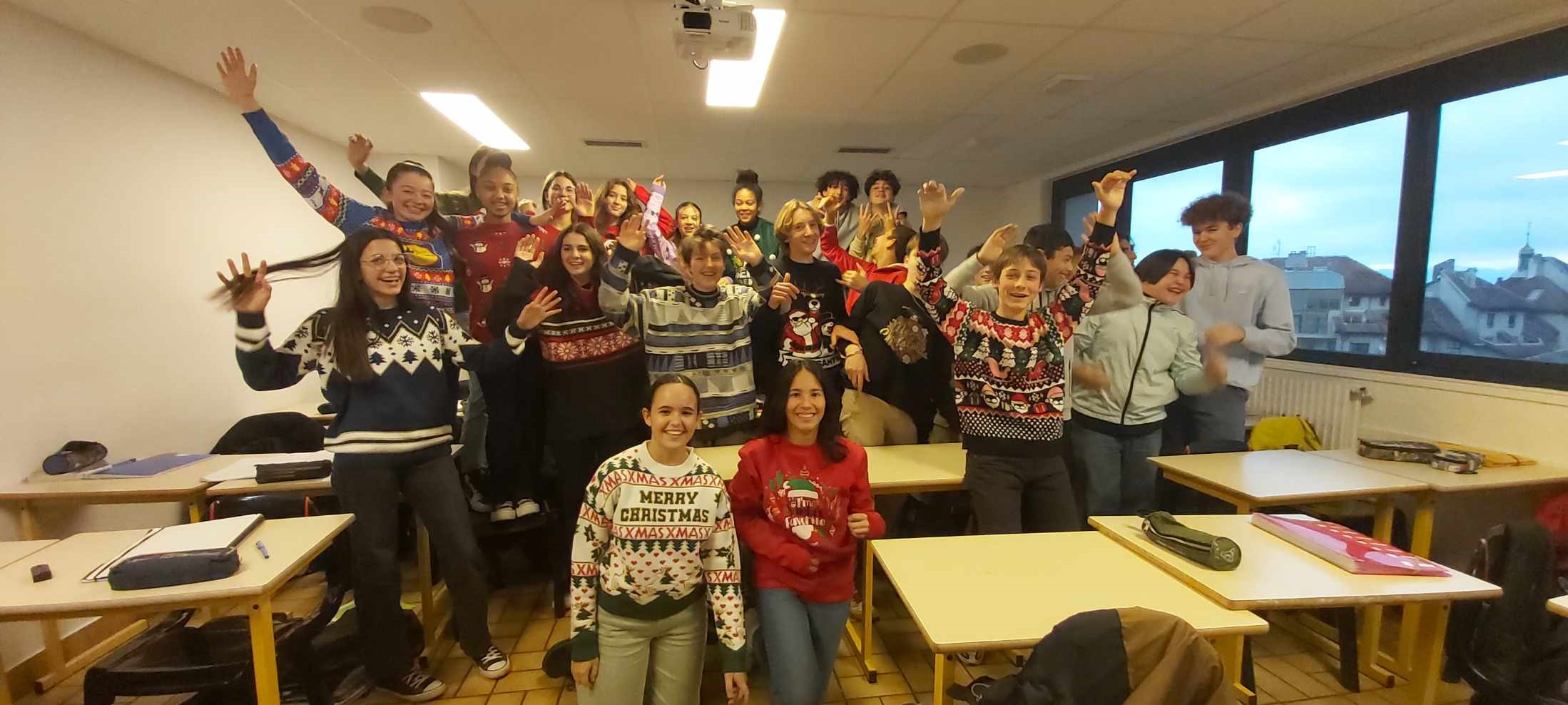 Concours Pull de Noël – École et Collège Saint-Bruno Evian Concours Pull de Noël – École et Collège Saint-Bruno Evian